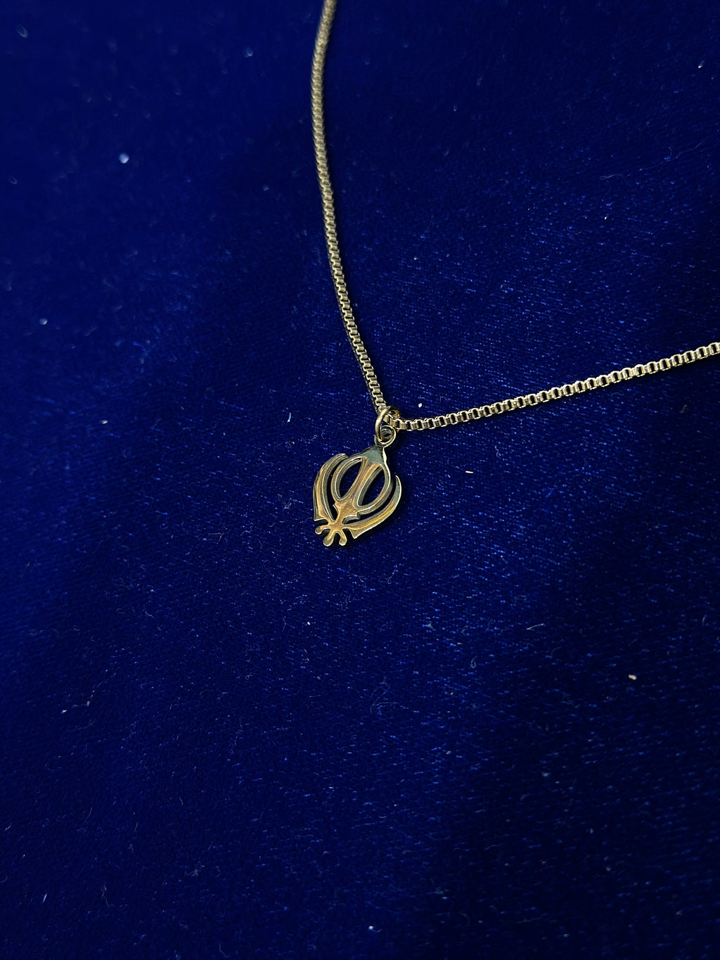 Khanda Pendant 18k Gold Finish