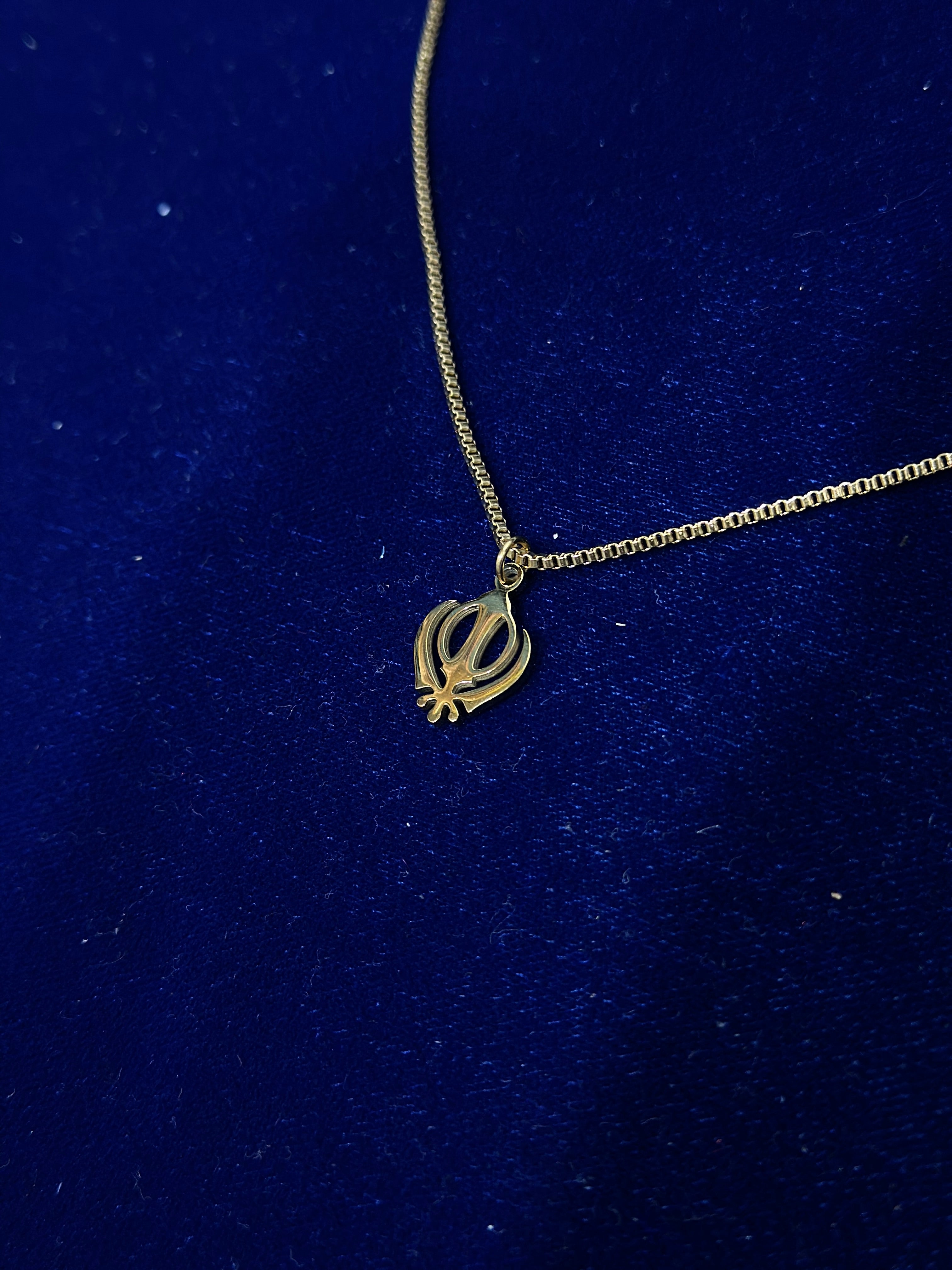Khanda Pendant 18k Gold Finish